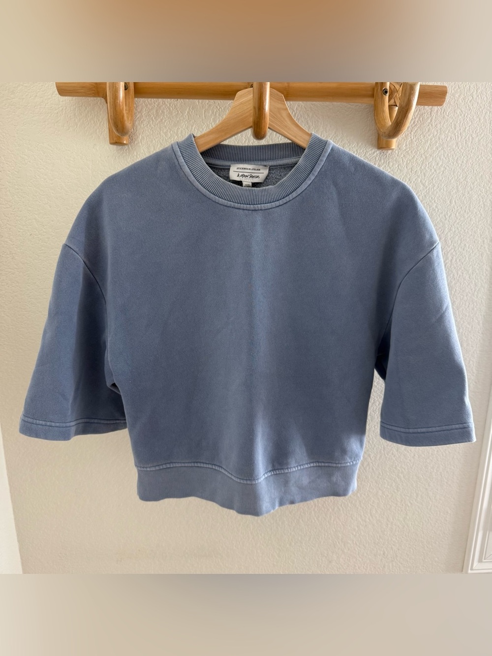 & Other Stories gorpcore blue oversized cropped short sleeve sweatshirt fleece